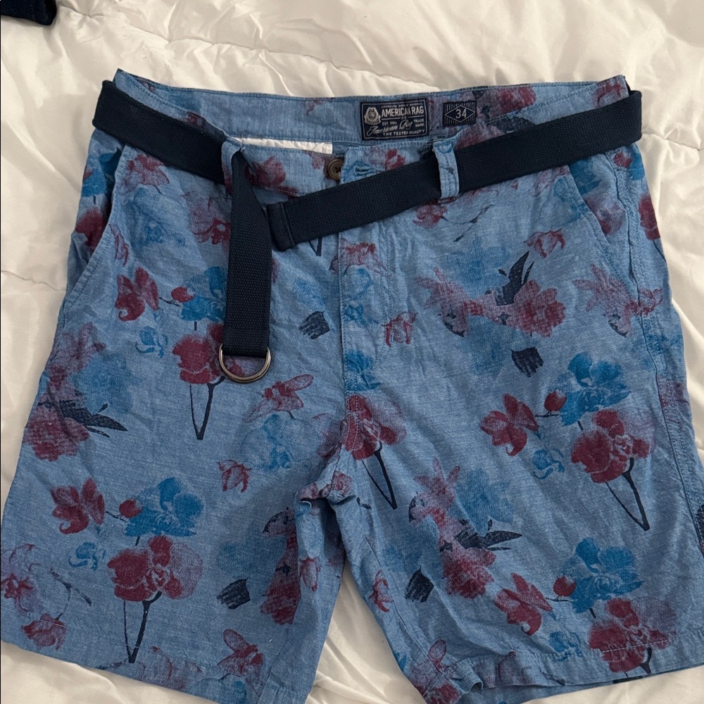 American Rag Blue and Red Floral Men's Shorts with Belt